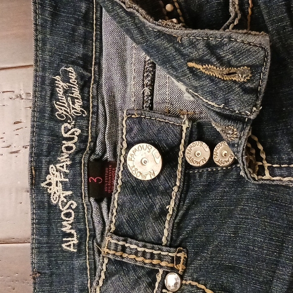 Women's jeans size 3💕 - Picture 2 of 9